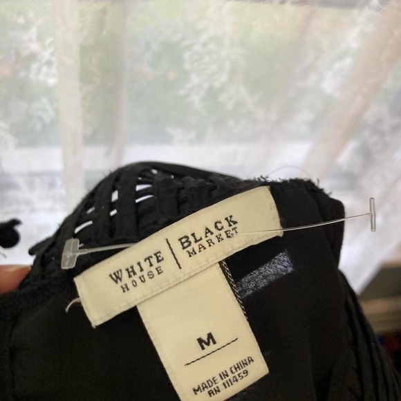 White House Black Market Black Ruffled  Sleeveless Blouse M - Picture 3 of 3